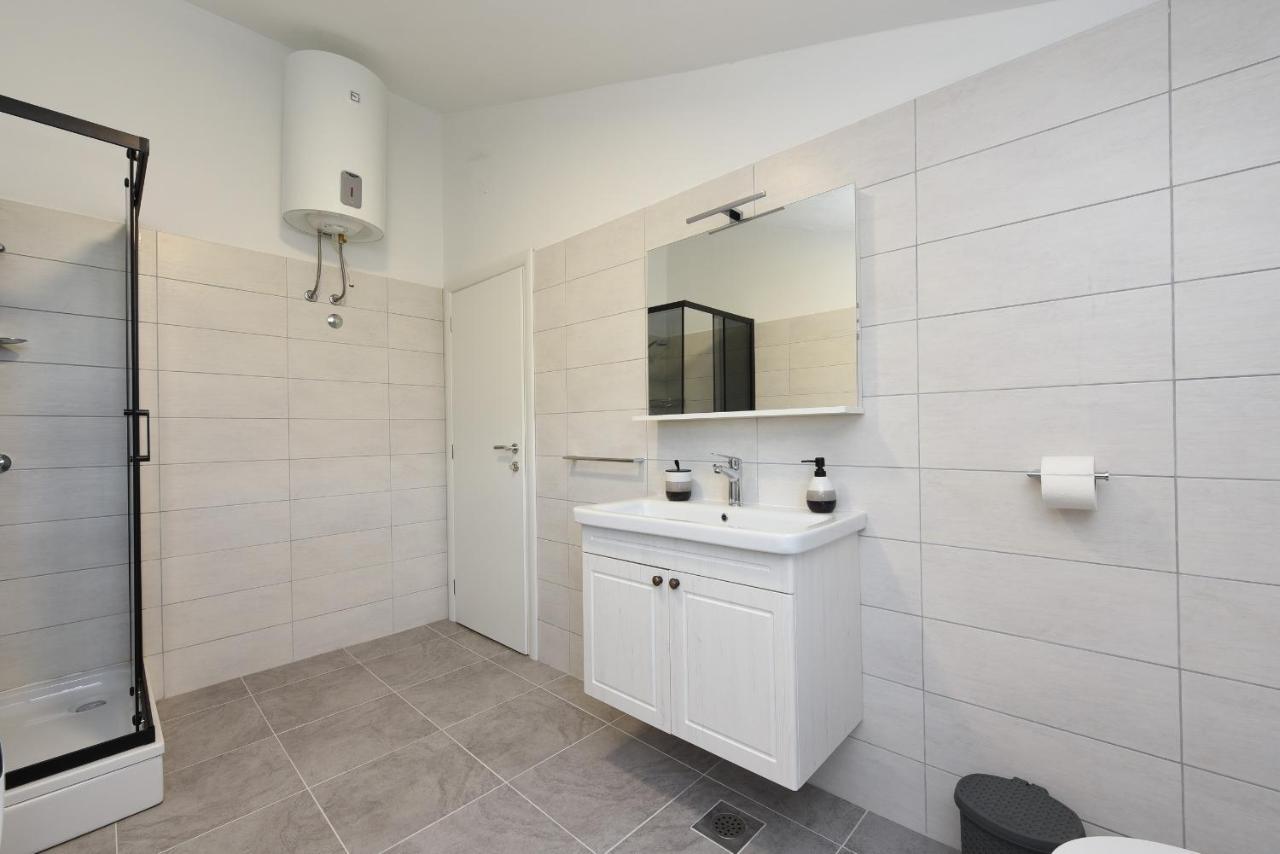 Apartman Magas With Private Pool Vinjerac Dış mekan fotoğraf